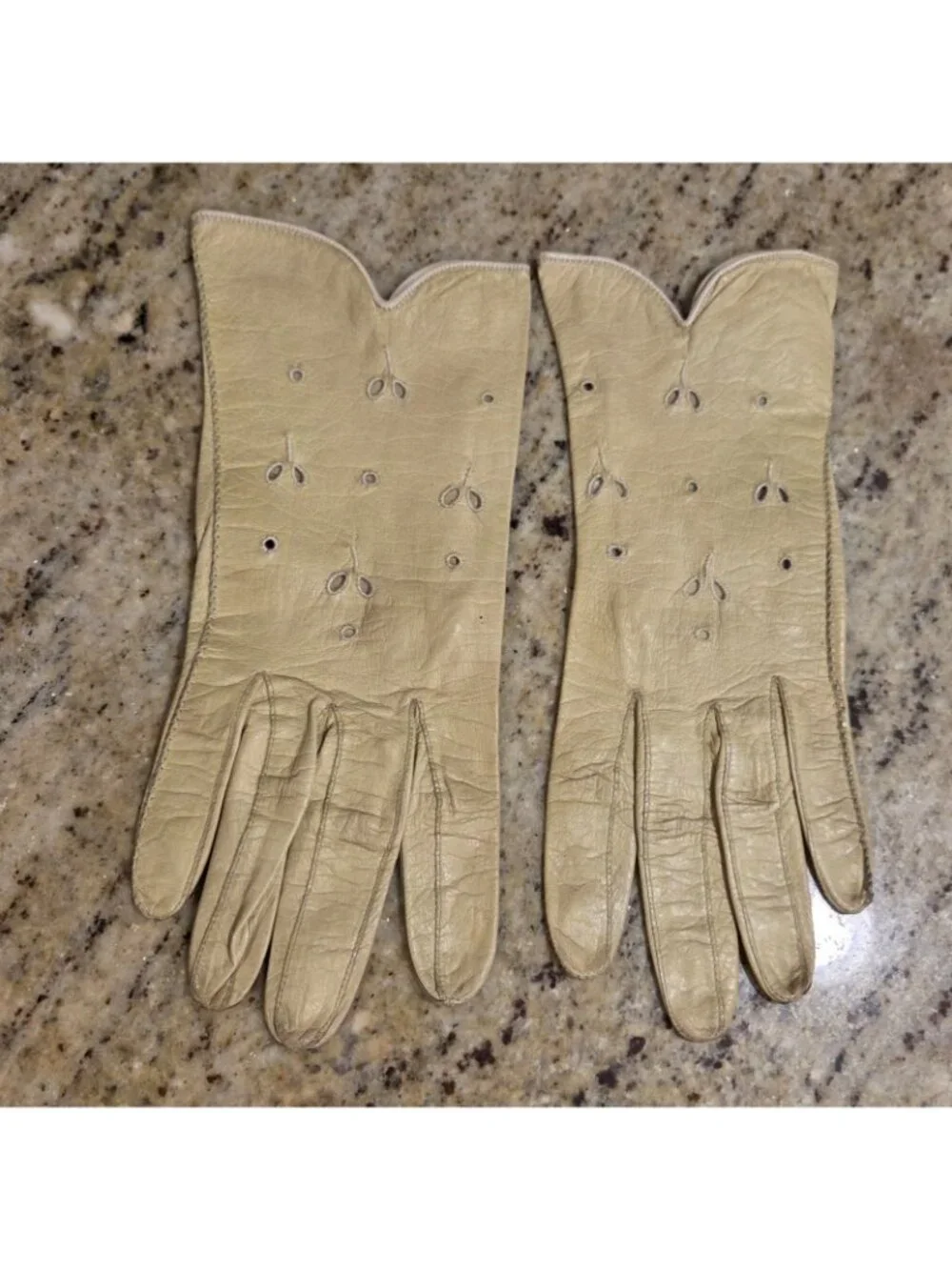 Vintage Womens Size S/M 6 3/4 Green Yellow Formal Kid Leather Gloves Eyelet...